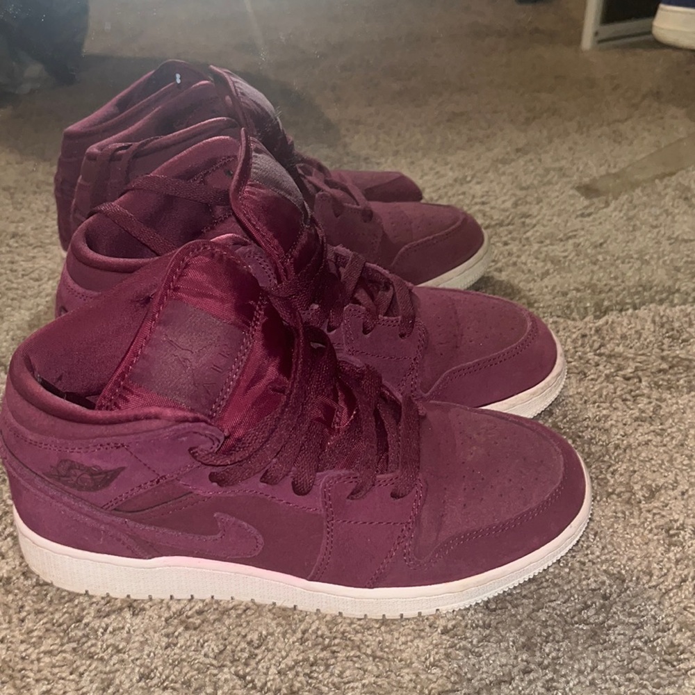 2018
Air Jordan 1 Retro Mid GS 'Bordeaux